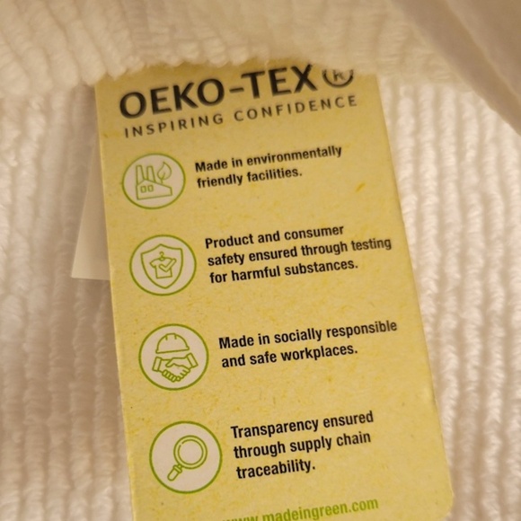 Set of Four (4), Plush, Cotton Bath Towels by Tahari - Picture 3 of 3